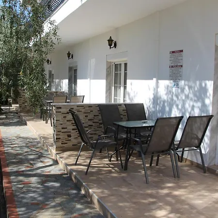 Hotel de apartamente Iatrou