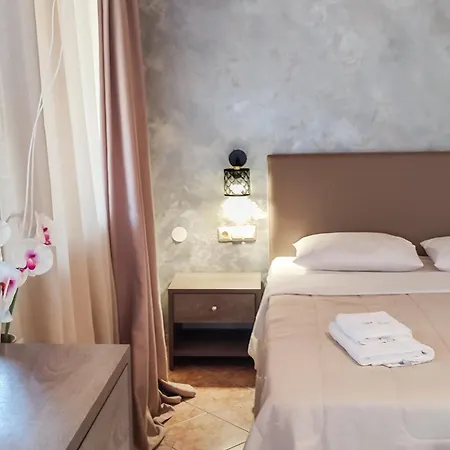 Iatrou Hotel de apartamente 3*