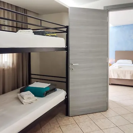 Hotel de apartamente Iatrou 3*