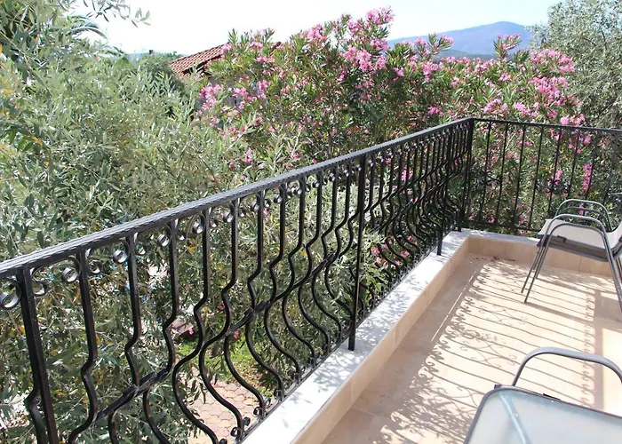 아파트호텔 Iatrou 3*