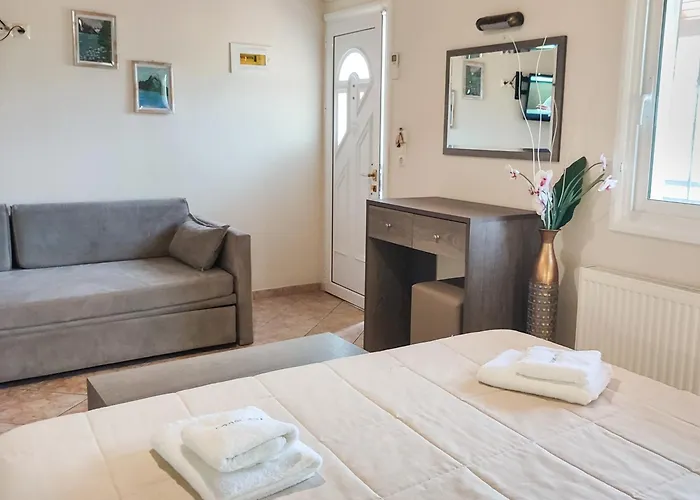 아파트호텔 Iatrou 3*