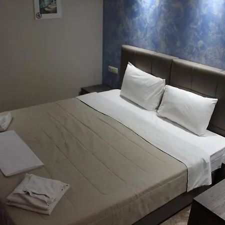 Aparthotel Iatrou