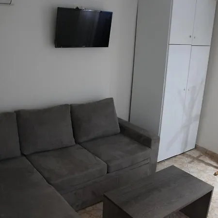 Iatrou Aparthotel *