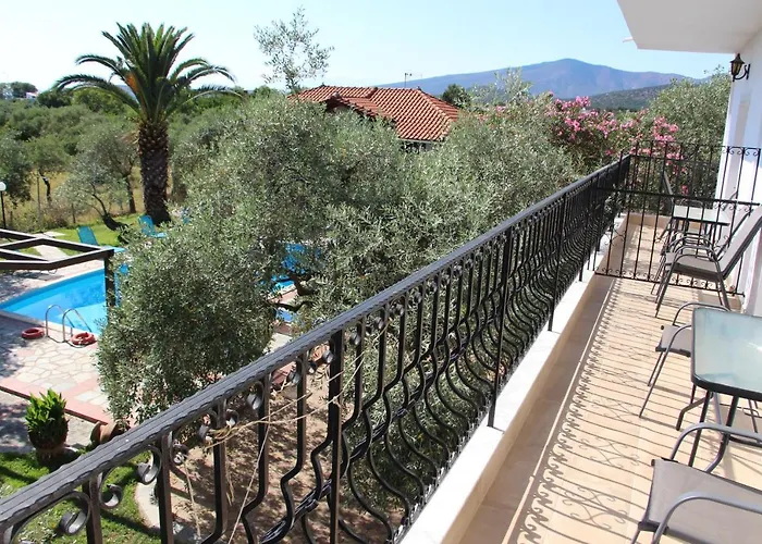 Ξενοδοχείο με διαμερίσματα Iatrou