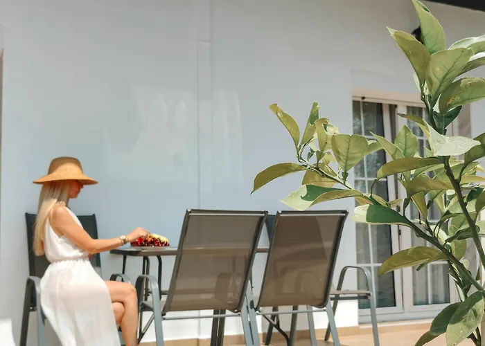 Ξενοδοχείο με διαμερίσματα Iatrou Ποτός